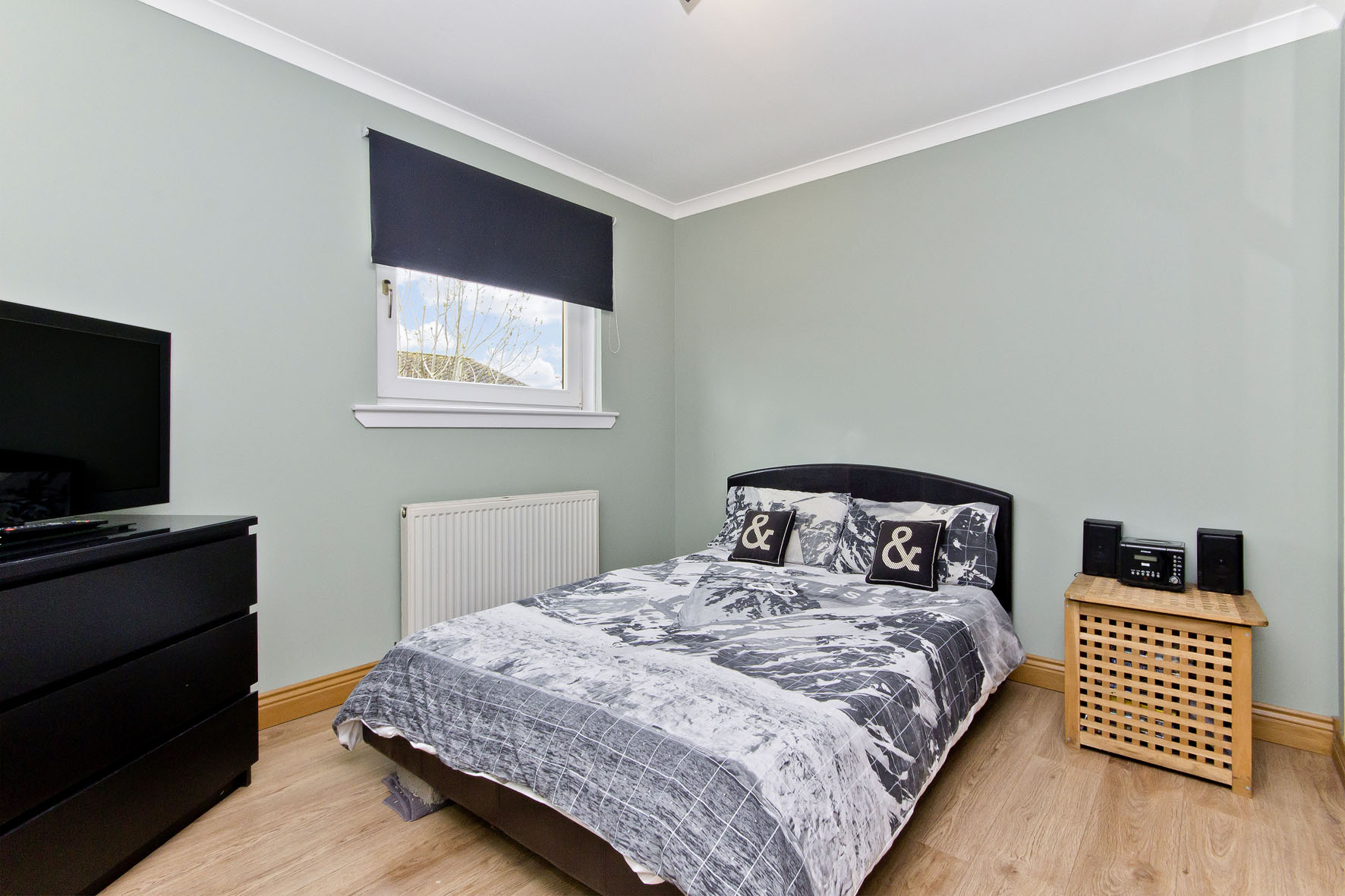 Image 10 - Bed 2.jpg